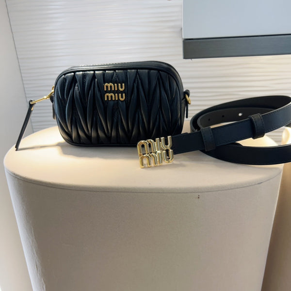 cintura nera miu 20mm con pochette trapuntata