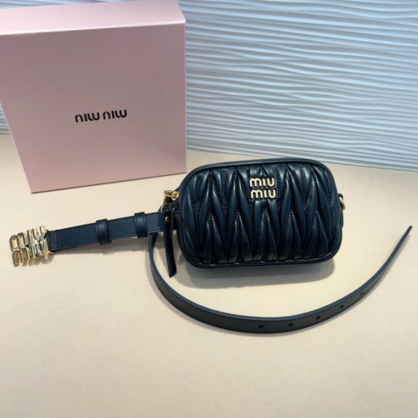 cintura nera miu 20mm con pochette trapuntata