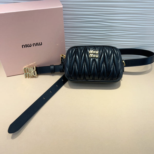 cintura nera miu 20mm con pochette trapuntata