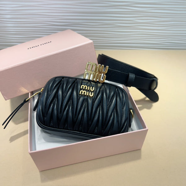cintura nera miu 20mm con pochette trapuntata