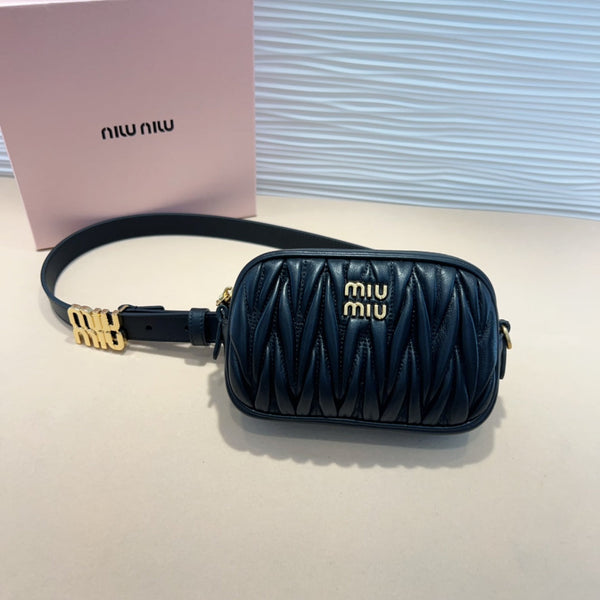 cintura nera miu 20mm con pochette trapuntata