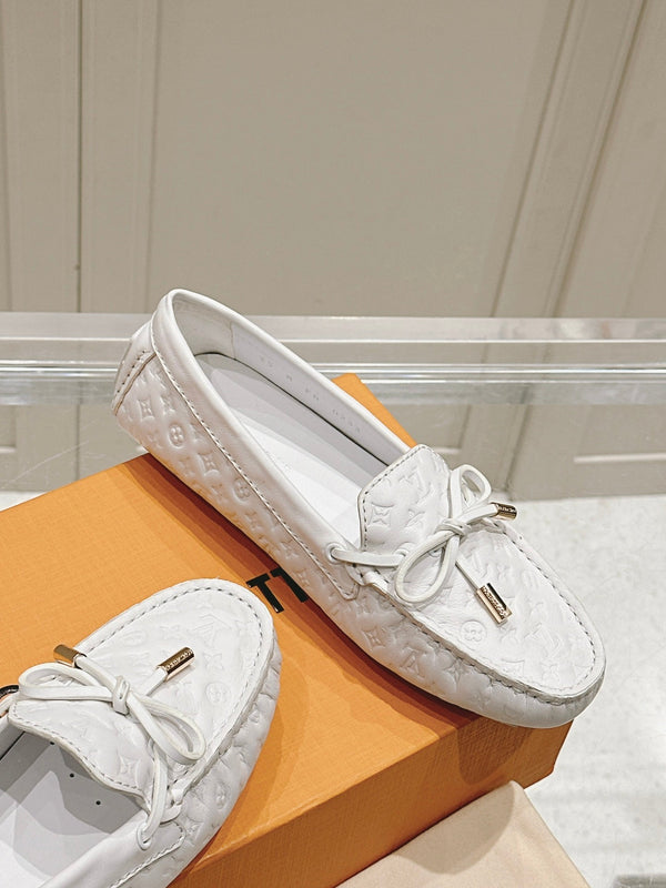 LV Gloria Loafer White Embossed Calfskin 480739