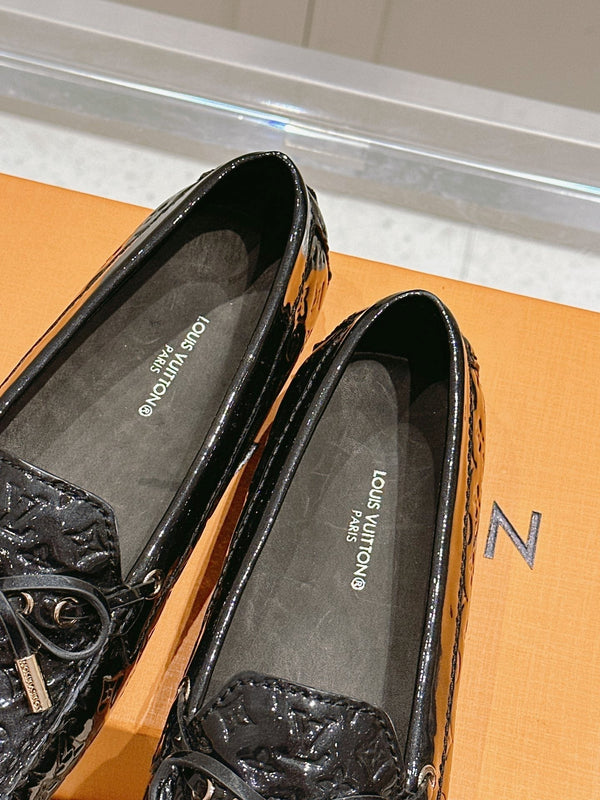 LV Gloria Loafer Black Embossed Patent Calfskin 480737