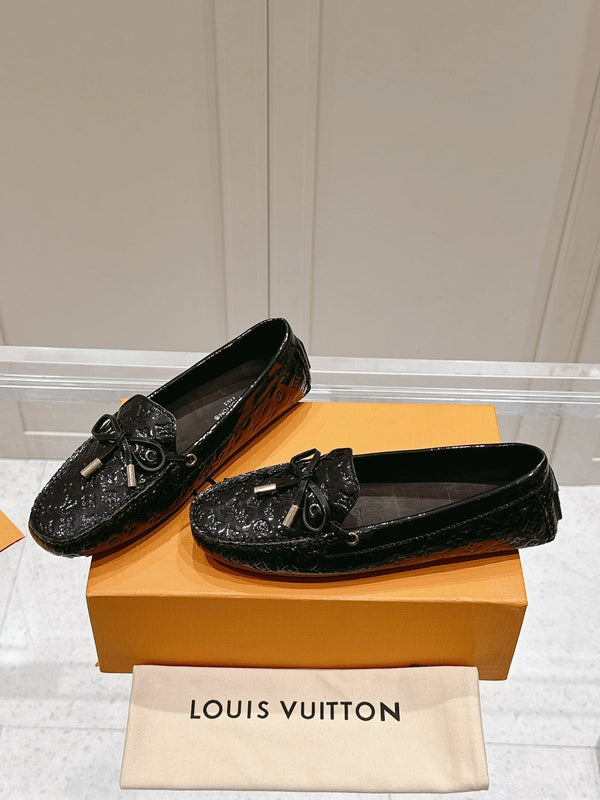 LV Gloria Loafer Black Embossed Patent Calfskin 480737