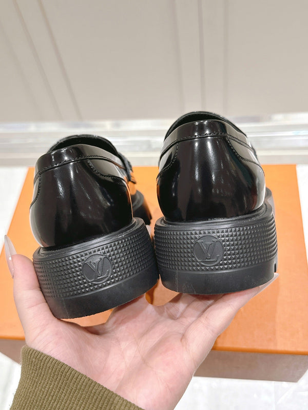 LV District Flat Loafer Full Black Calfskin 480791