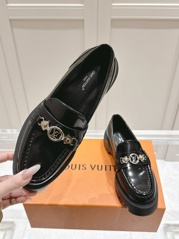 LV District Flat Loafer Full Black Calfskin 480791