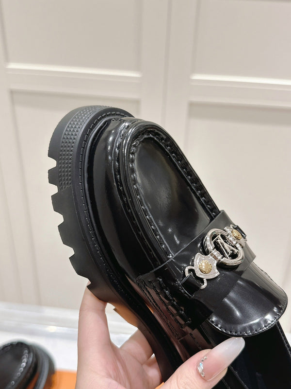 LV District Flat Loafer Full Black Calfskin 480791