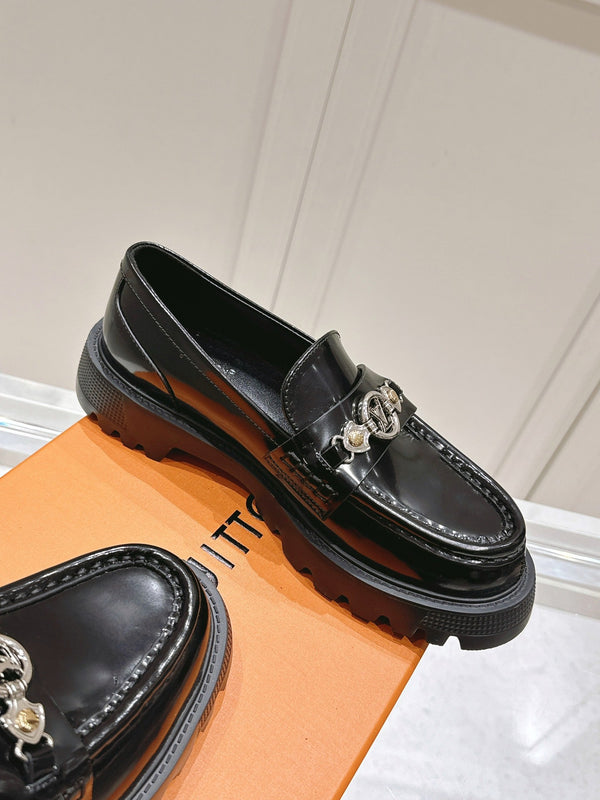 LV District Flat Loafer Full Black Calfskin 480791