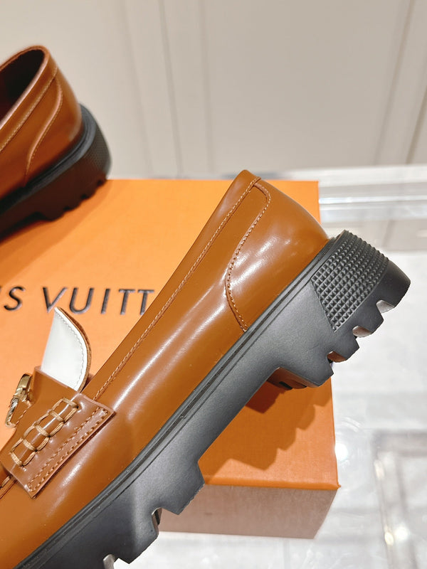 LV District Flat Loafer Brown White Calfskin 480792