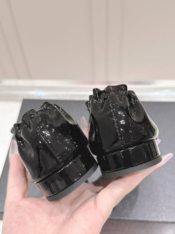 CC 25 Half-Mule Loafers Black Patent Leather 355669