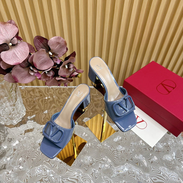 SANDALI APERTI VLOGO SIGNATURE HIGH SHINE 60 MM IN PELLE DI VITELLO BLU PEGEON