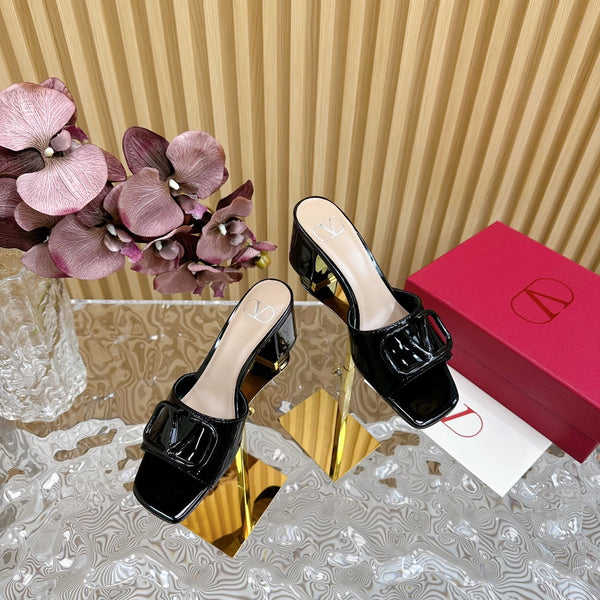 SANDALI APERTI VLOGO SIGNATURE HIGH SHINE 60 MM IN PELLE DI VITELLO NERA