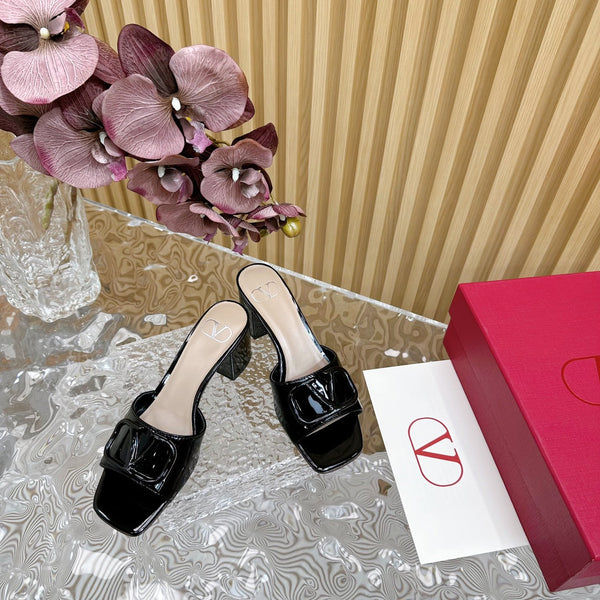 SANDALI APERTI VLOGO SIGNATURE HIGH SHINE 60 MM IN PELLE DI VITELLO NERA