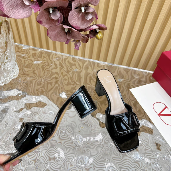 SANDALI APERTI VLOGO SIGNATURE HIGH SHINE 60 MM IN PELLE DI VITELLO NERA