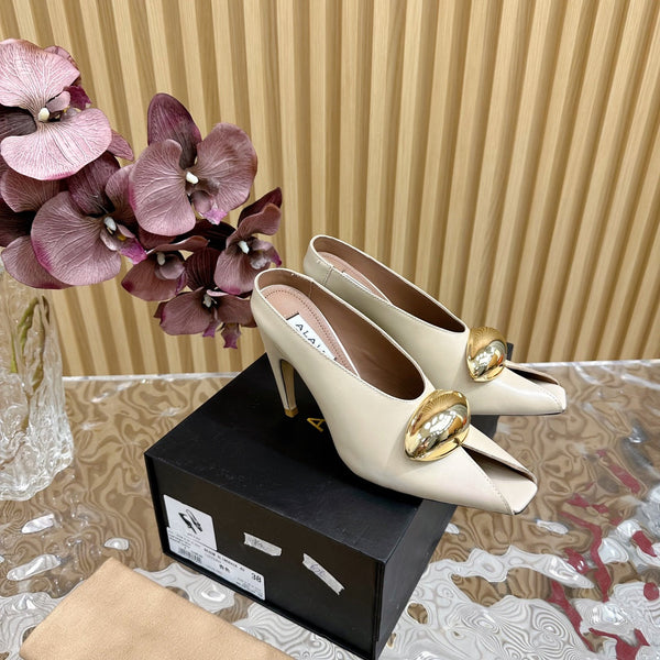 ALAIA AZZEDINE HIGH HEELS IN  BEIGE CREAM CALFSKIN WITH GOLD HARDWARE