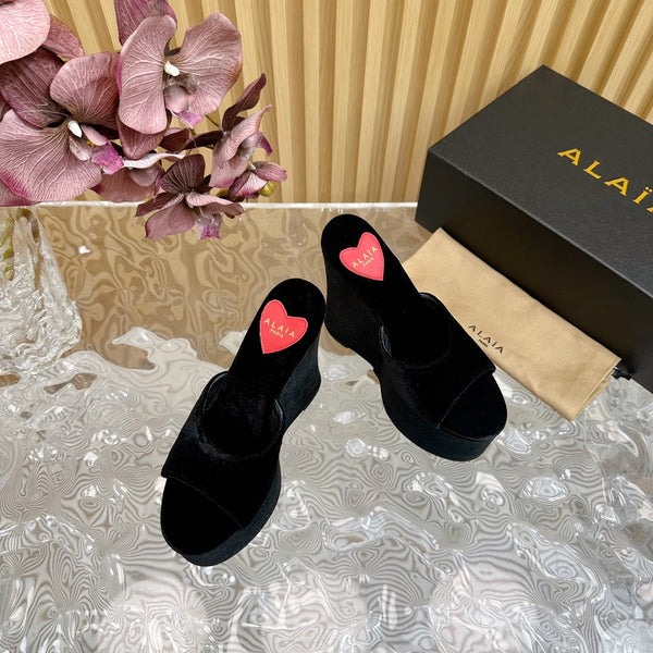 ALAIA PLATFORM WEDGE IN BLACK VELVET WITH HEART EMBROIDERED