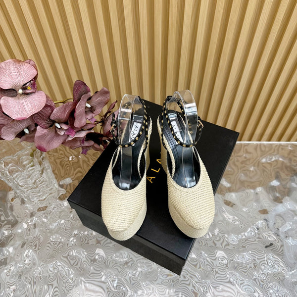 ALAIA LA WEDGE SANDALS IN WHITE PAPER STRAW