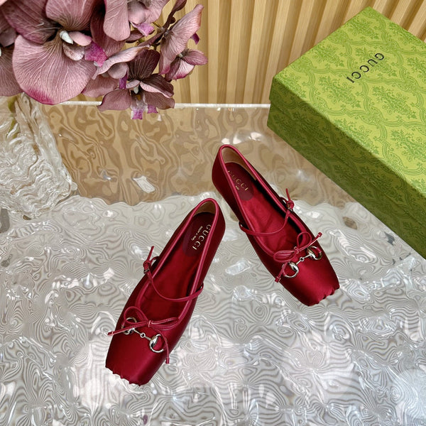 BALLET FLAT IN CHERRY RED SILK