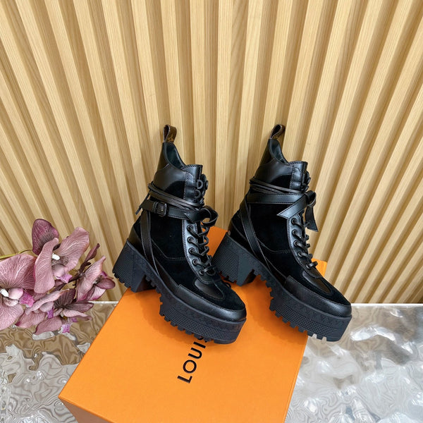 LV Laureate Platform Desert Boot 70mm in pelle scamosciata nera