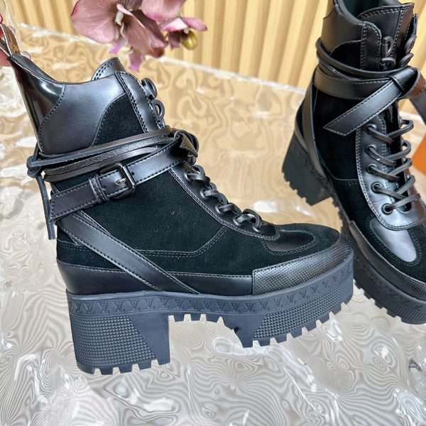 LV Laureate Platform Desert Boot 70mm in pelle scamosciata nera