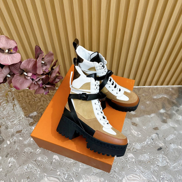 LV Laureate Platform Desert Boot 70mm in pelle scamosciata marrone gialla