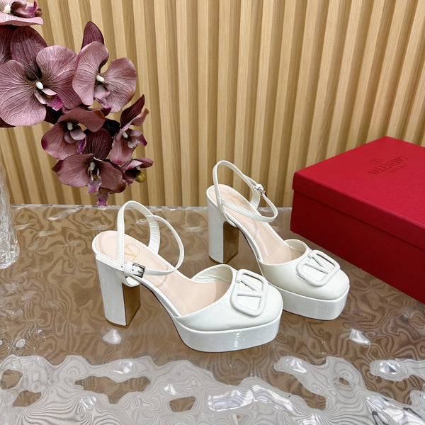 VT Signature 115mm Patent Leather Platform Pumps White Calfskin 286474