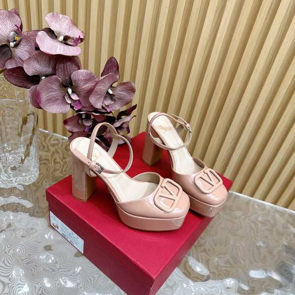 VT Signature 115mm Patent Leather Platform Pumps Nude Calfskin 286475