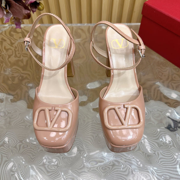 VT Signature 115mm Patent Leather Platform Pumps Nude Calfskin 286475