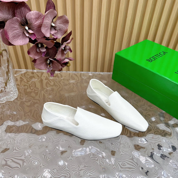 BV Grained White Calfskin Adamo Slippers 957405