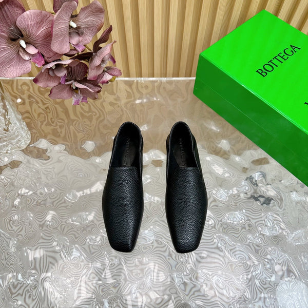 BV Grained Black Calfskin Adamo Slippers 957407