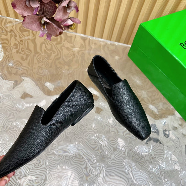 BV Grained Black Calfskin Adamo Slippers 957407