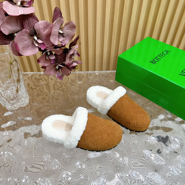 BV Mule Gold Suede White Shearling 957416