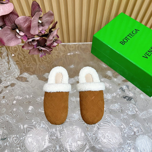 BV Mule Gold Suede White Shearling 957416