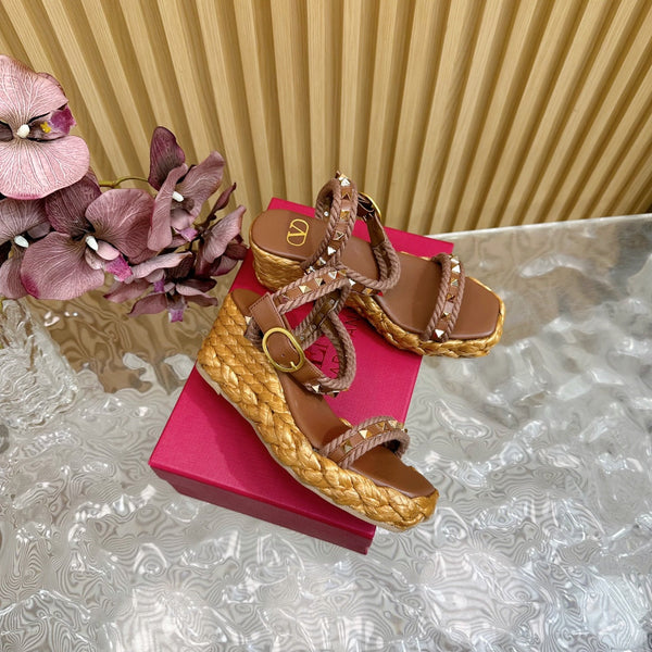 Sandalo Rockstud Flatform 75mm in pelle di vitello e rafia marrone mix rosa brunastro 102856