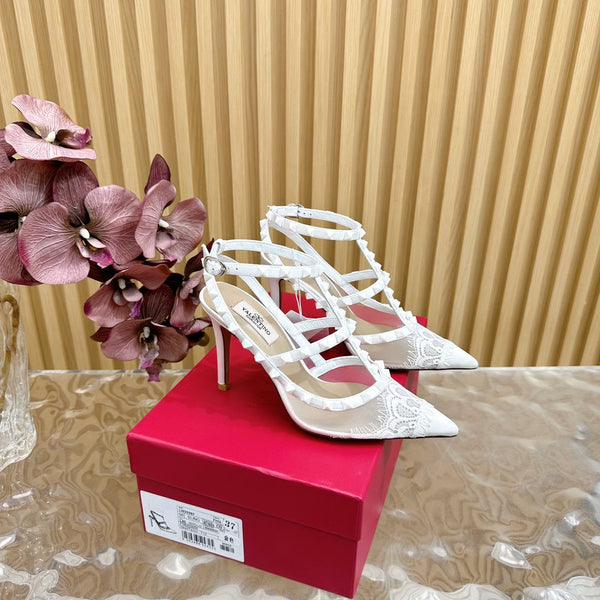 Décolleté Rockstud Metallic con cinturino alla caviglia, 95 mm, in pelle di agnello bianca e tessuto in pizzo 102093