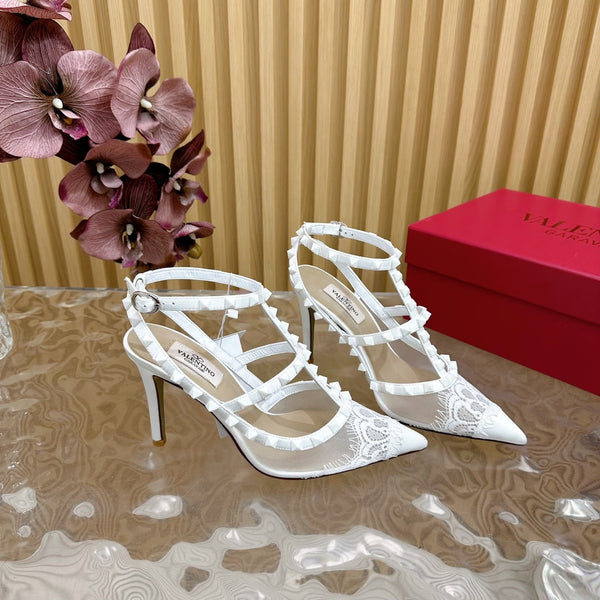 Décolleté Rockstud Metallic con cinturino alla caviglia, 95 mm, in pelle di agnello bianca e tessuto in pizzo 102093