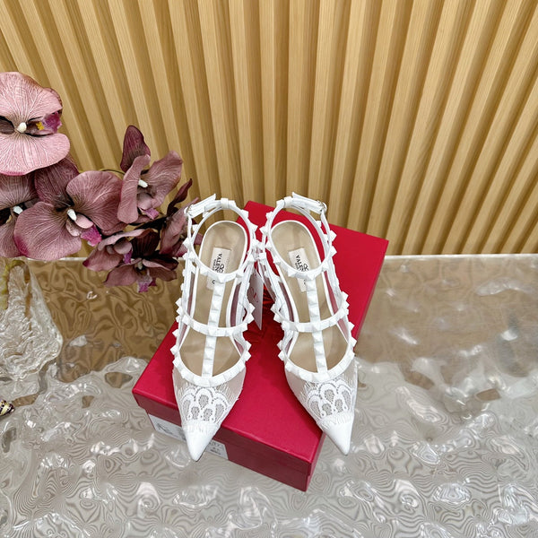 Décolleté Rockstud Metallic con cinturino alla caviglia, 95 mm, in pelle di agnello bianca e tessuto in pizzo 102093