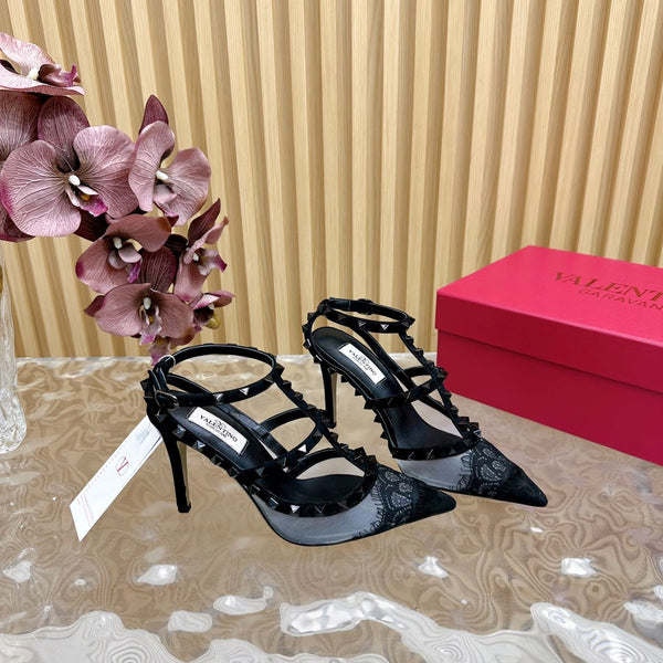 Décolleté Rockstud Metallic con cinturino alla caviglia, 95 mm, in pelle di agnello nera e tessuto in pizzo 102095