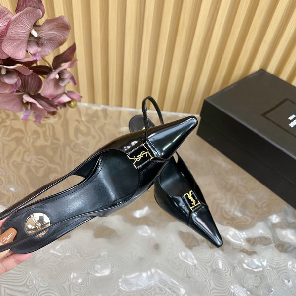 DÉCOLLETÉ BABYLONE CON CINTURINO IN PELLE DI VITELLO NERA LUCIDA