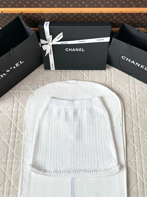 Chanel 25P Mini Skirt White Tweed 237298