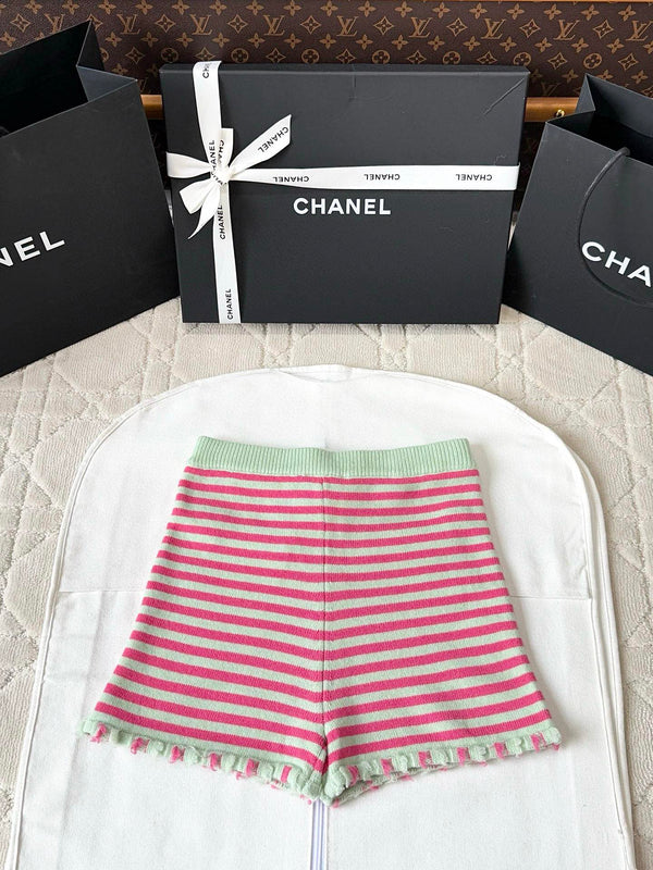 Chanel 25P Shorts Pink Mix Green Cashmere 237317