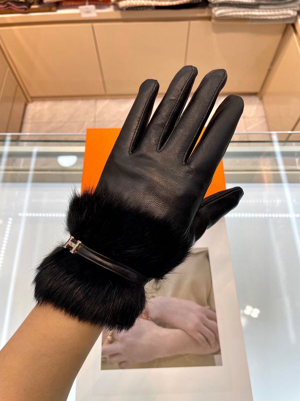 GLOVES WITH H LETTER IN BLACK SHEEPSKIN AND LAMB FUR 409344