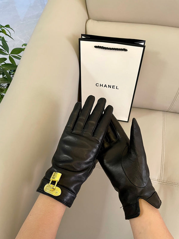 GLOVES IN BLACK LAMBSKIN WITH GOLD HARDWARE 465064