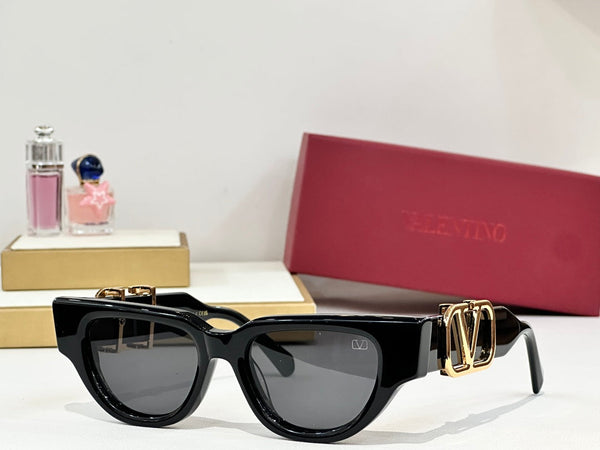 Valentino Sunglasses 679499