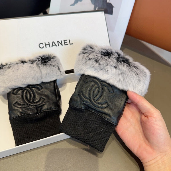 FINGERNESS GLOVES IN BLACK LAMBSKIN AND RABBIT FUR465054