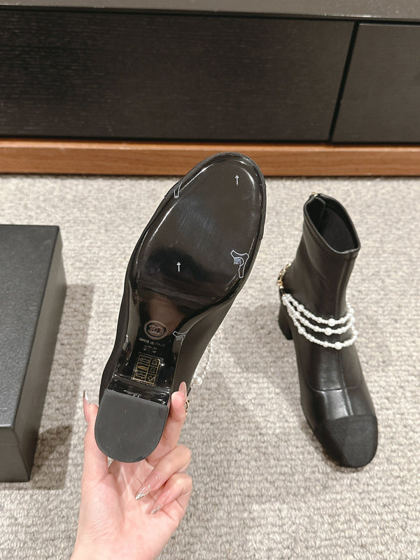 CC MARY JANE SHOES THREE STRAPS BLACK LAMBSKIN WITH GOLD HARDWARE