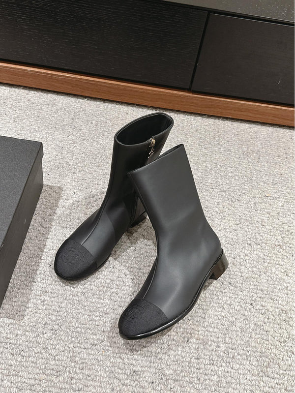 Stivaletto corto CC in pelle di agnello nera con grosgrain