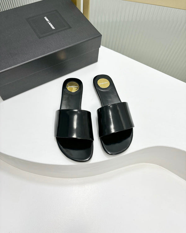 CARLYLE SLIDES IN BLACK GLAZED LEATHER