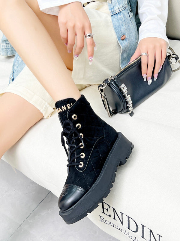 CC Combat Boots In Black Quilted Suede And Lambskin 944576