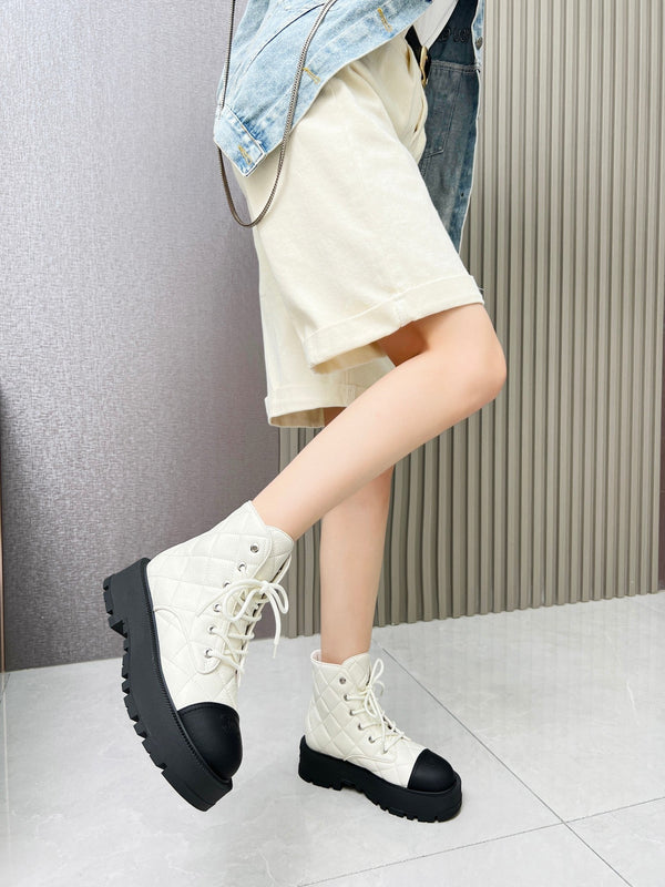 CC Combat Boots In White Mix Black Quilted Lambskin  944577